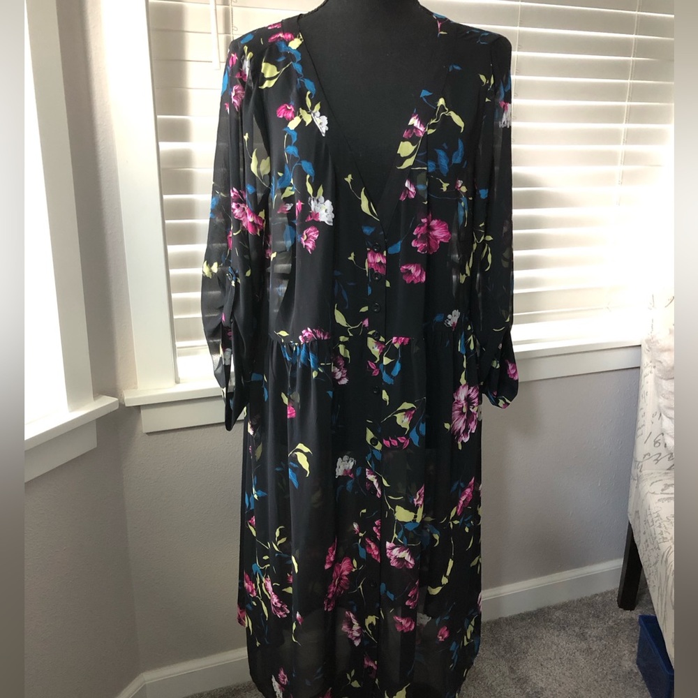 Stylish and fun midi length sheer floral dress with button front size 1